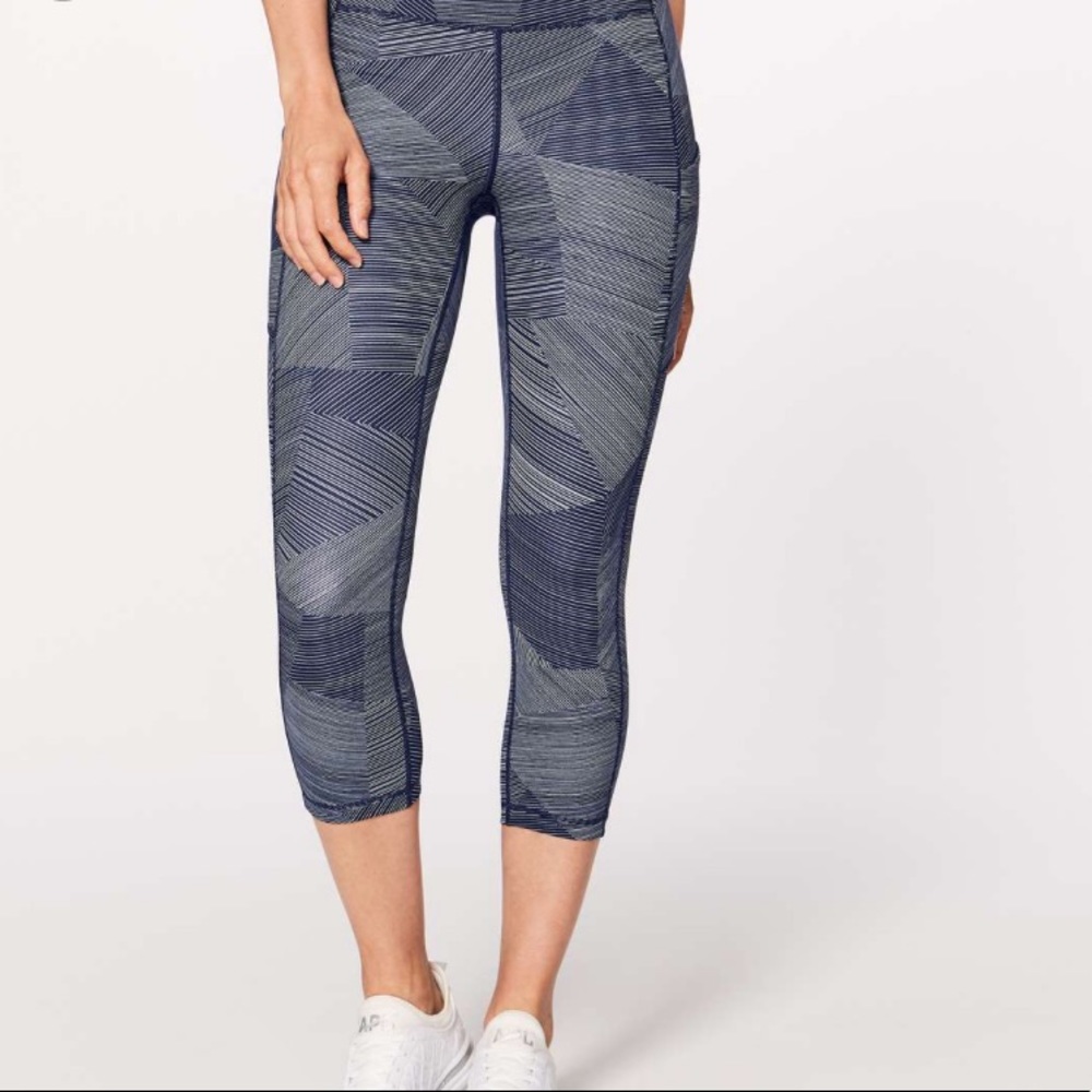 Lululemon Speed Up Crop Etch Hail Navy Blue Sz 10